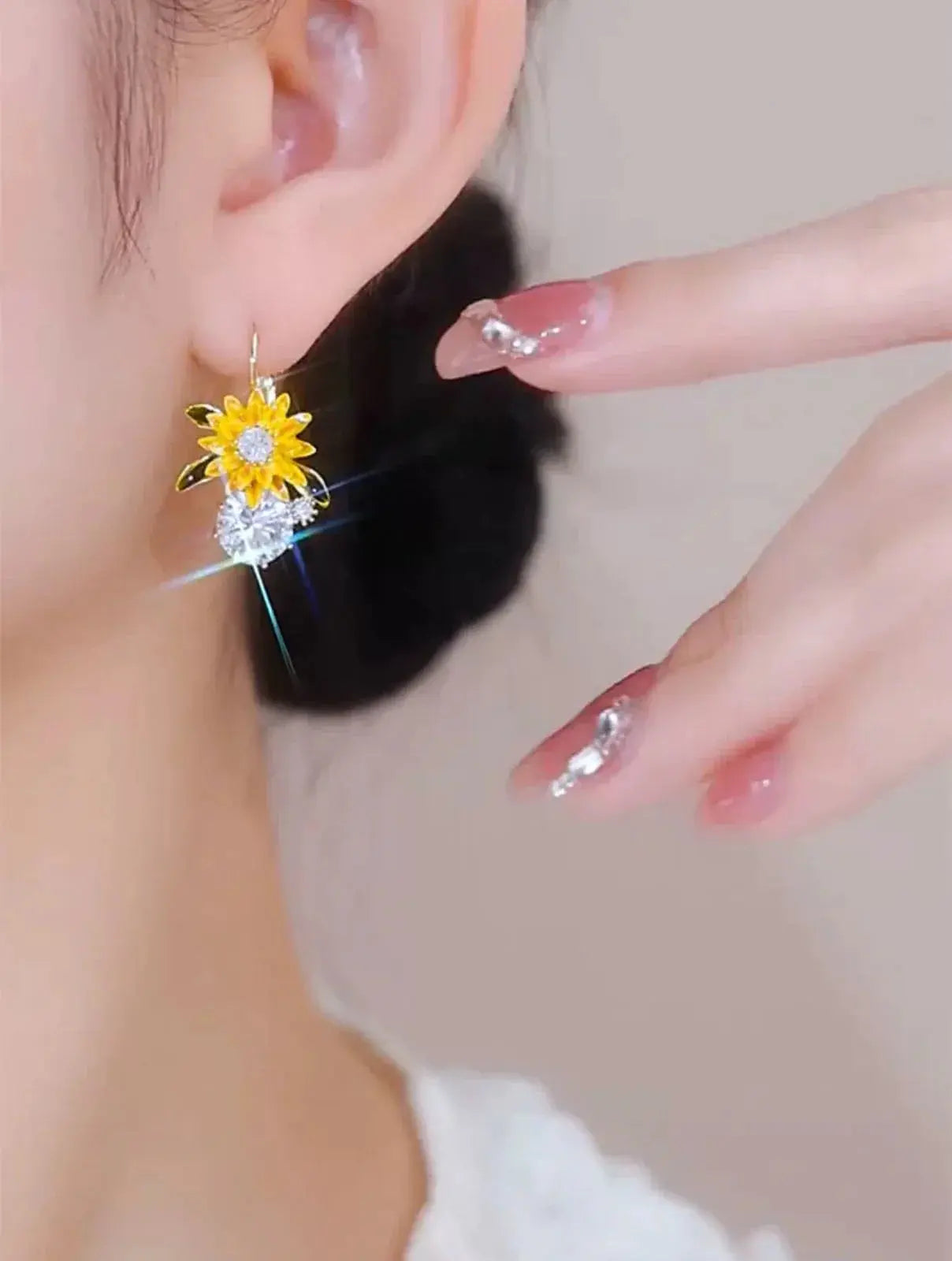 Sunflower Diamond zircon earrings(Gold plated)